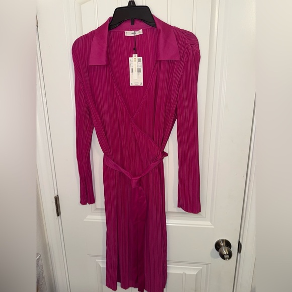 Mango Pink Wrap Dress with Notched Collar and Bishop Sleeves - Picture 3 of 13